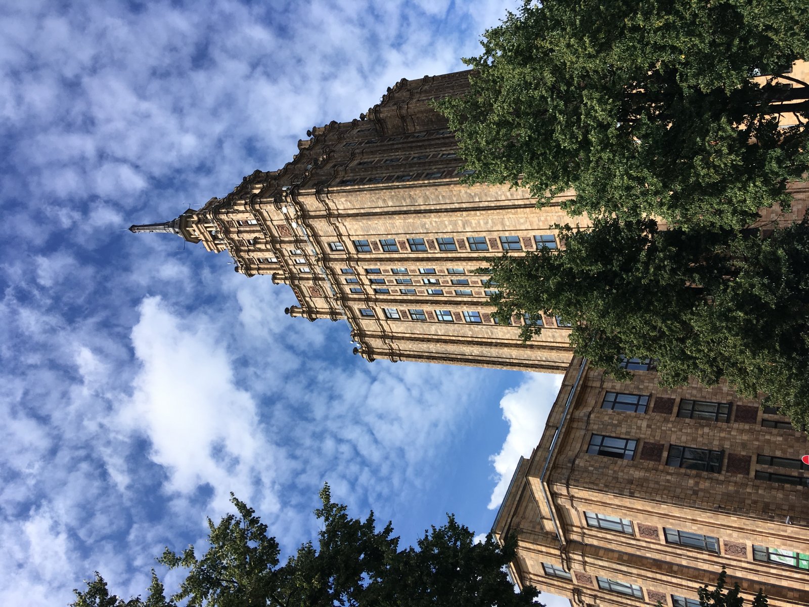 ਲਾਤਵੀ ਅਕੈਡਮੀ ਸਾਇੰਸਜ਼ ਦੇ ਵਿਚ ਲਾਤਵੀਆ - Riga | Secret World Trip Planner