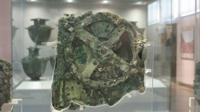 The Antikythera Mechanism: A 2,000-Year-Old Enigma from the Deep - Athina | Secret World Trip Planner