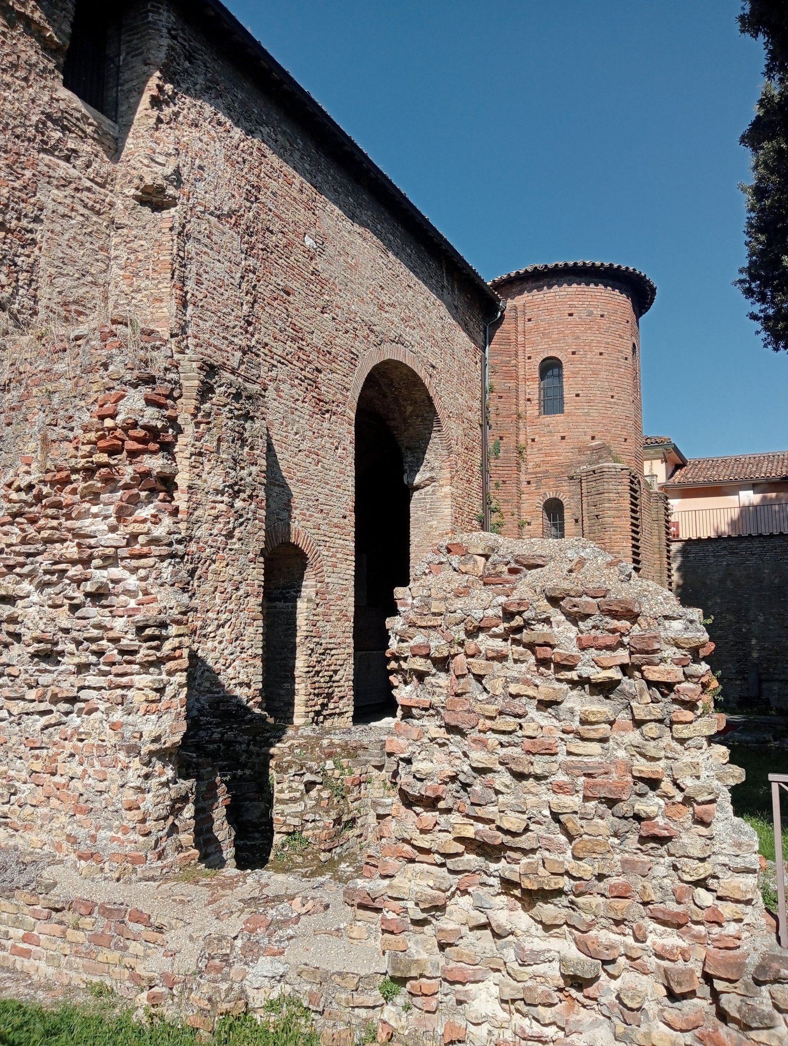 Ravenna / ప్యాలెస్ Theoderic - Ravenna | Secret World Trip Planner
