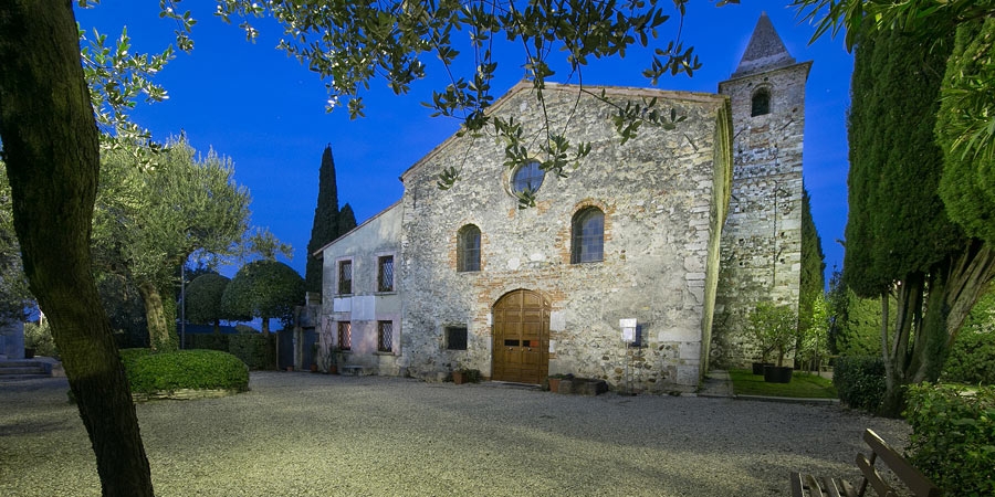 Kirche von San Pietro in Mavino - Sirmione | Secret World Trip Planner