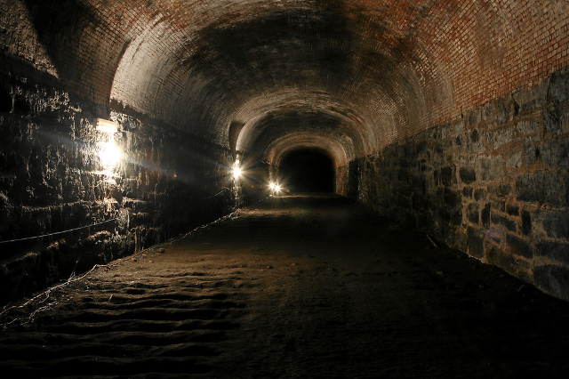 Le tunnel de Cobble Hill - Monterusciello | Secret World Trip Planner