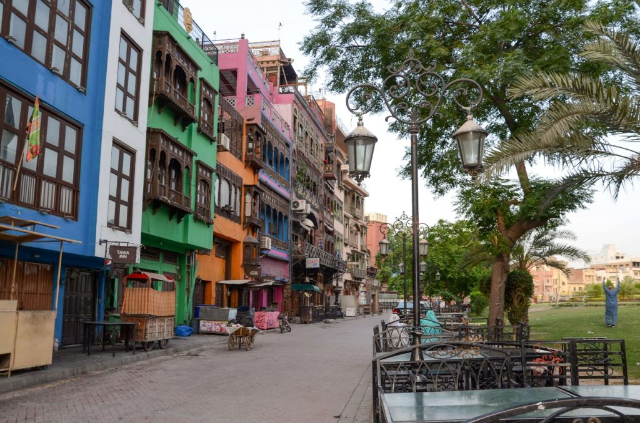 Lahore Food Street, situata tra Fort Road e Roshnai Gate all'interno delle mura di cinta, è una delle più importanti vie de - Lahore | Secret World Trip Planner
