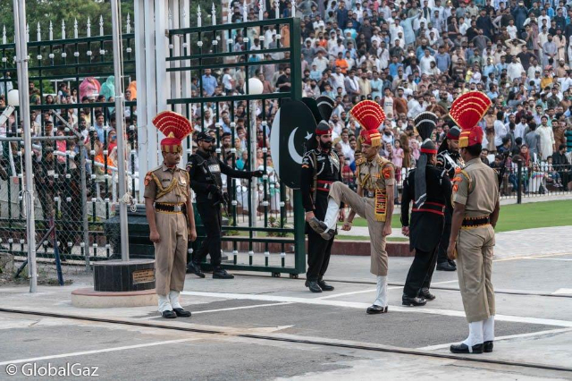 Cerimonia al confine di Wagah - Hardo Rattan | Secret World Trip Planner