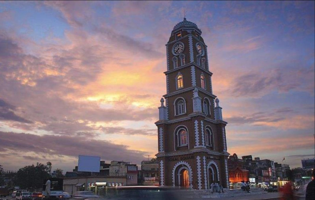 La torre dell'orologio di Sialkot — سیالکوٹ
