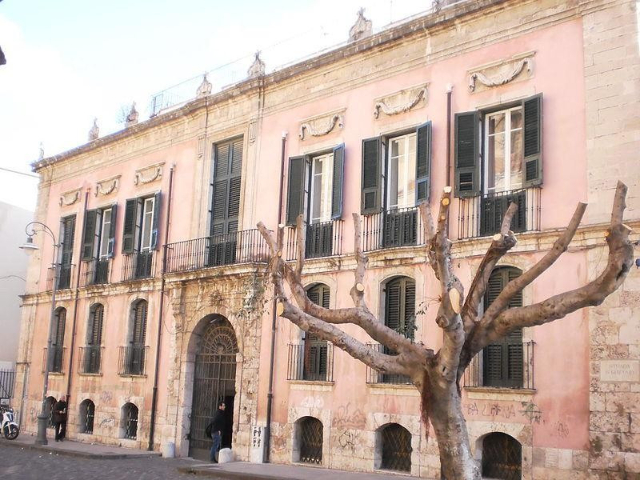 Calapaj - Palais D'Alcontres - Messina | Secret World Trip Planner