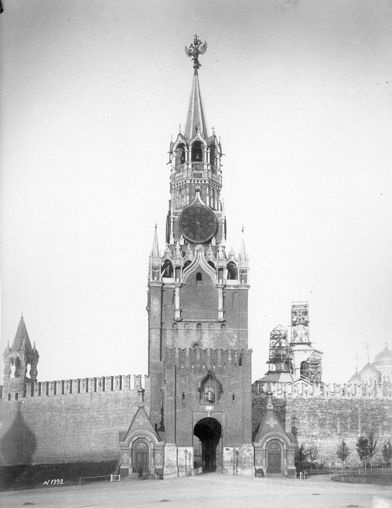 Moskau | Spasskaja-Turm - Moskva | Secret World Trip Planner