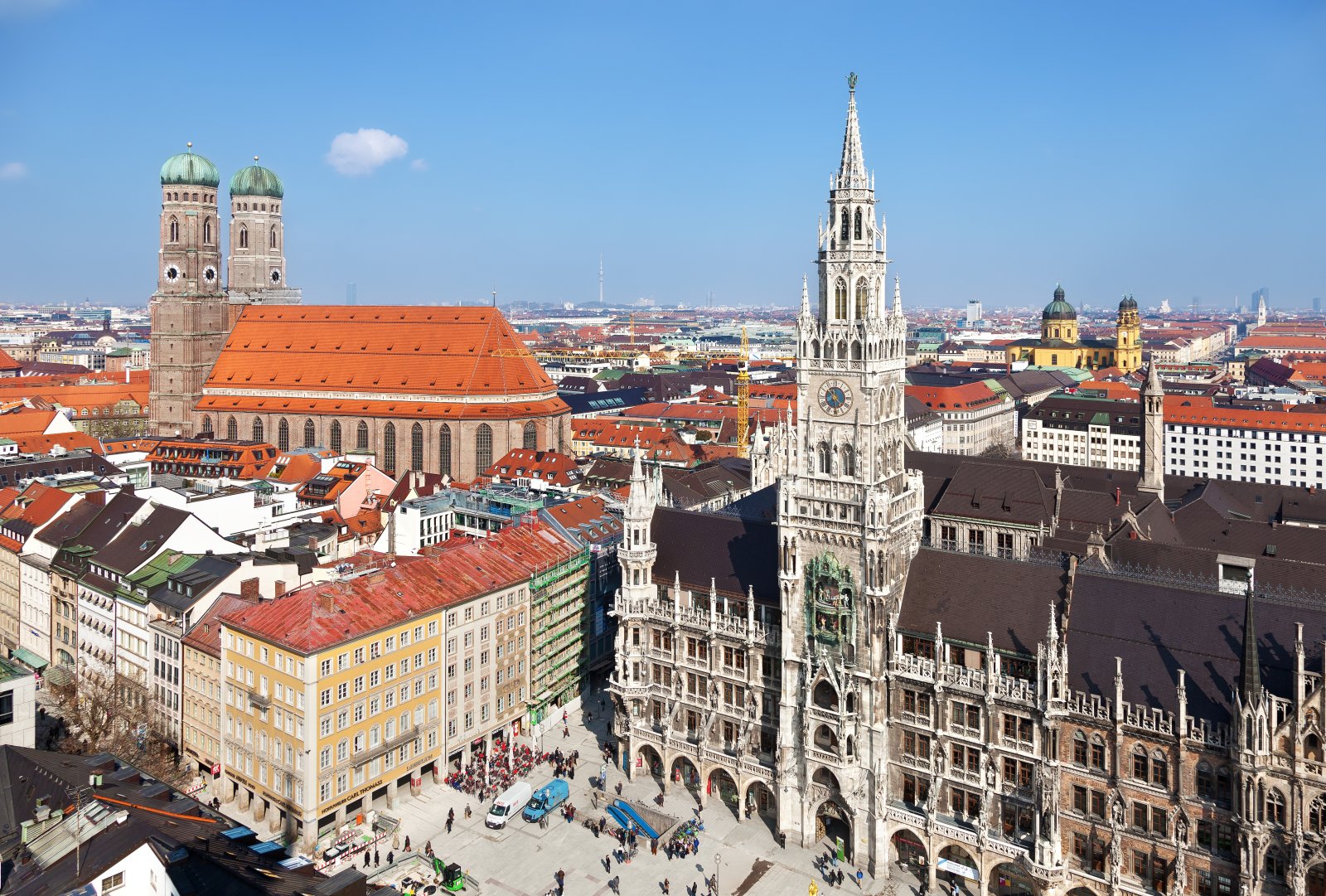 München / Glockenspieli hoone - München | Secret World Trip Planner