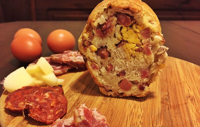 အီနှင့်အ Neapolitan Tortano, - Pasticceria Giovanni Scaturchio | Secret World Trip Planner
