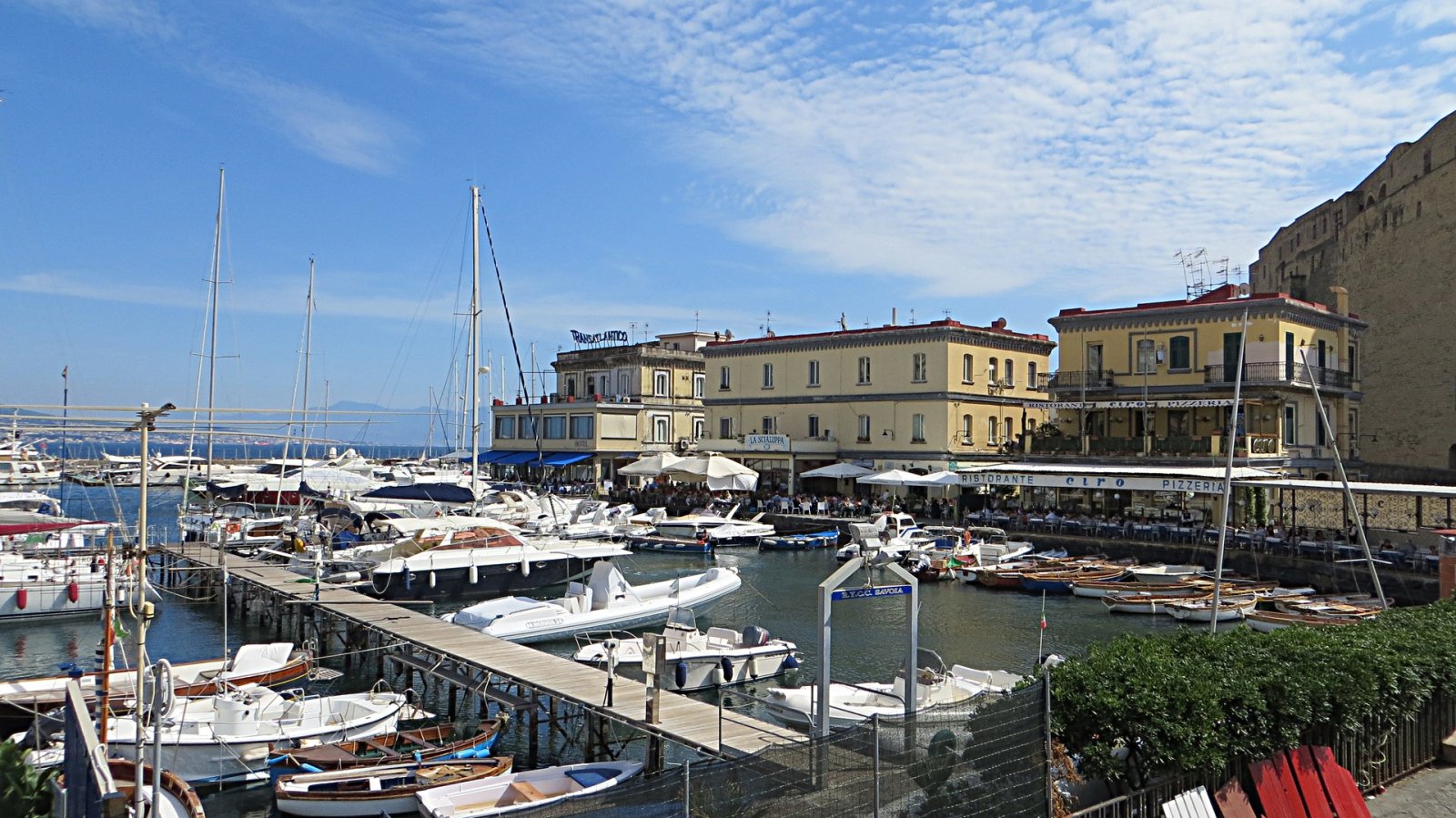 ناپل و غذا / اسپاگتی با صدف - La Bersagliera 1919 - Ristorante di pesce e cucina tipica | Secret World Trip Planner