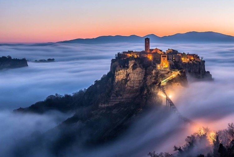 Итали | Багнорги үхэж буй тосгон - Bagnoregio | Secret World Trip Planner