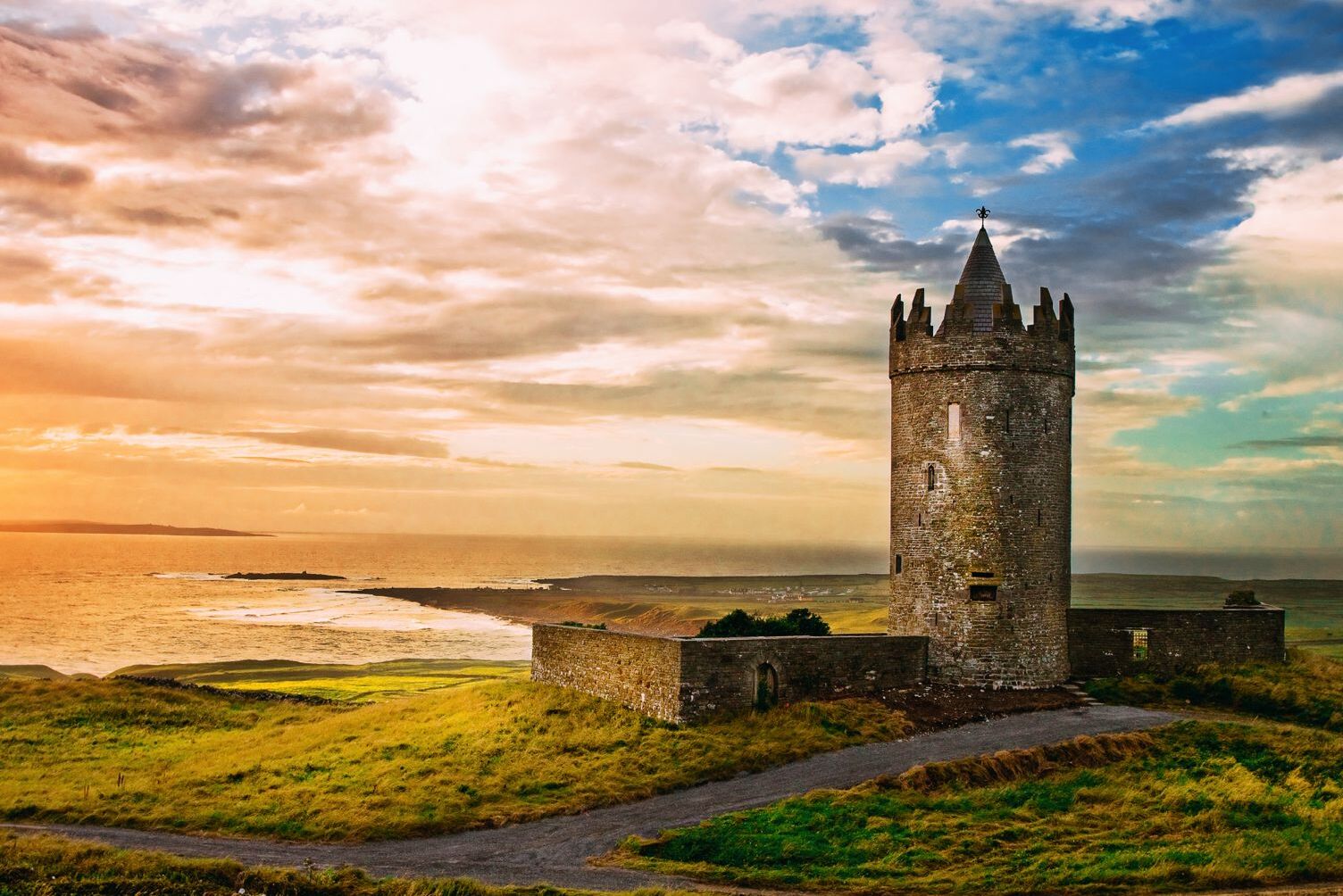 Magic Ireland | Schloss Doonagore — Ballycullaun