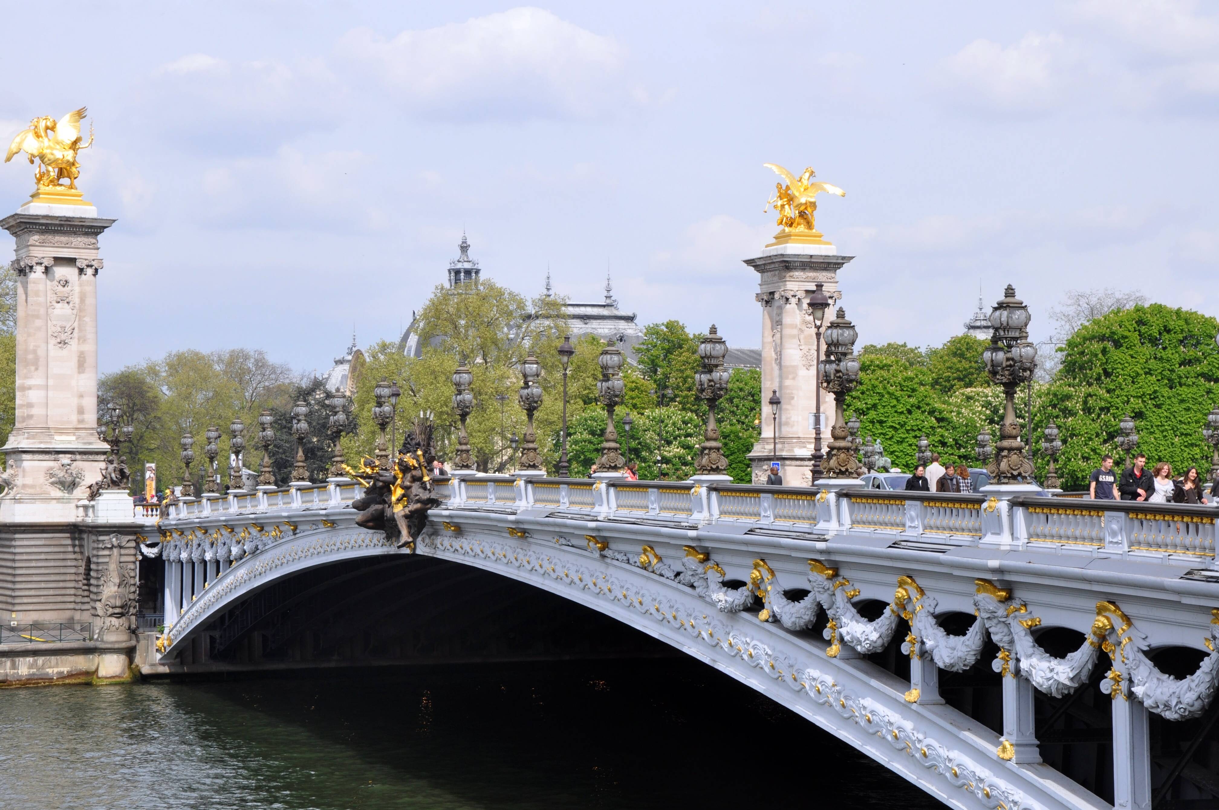 Paris: Pont Alexandre III - Paris | Secret World Trip Planner