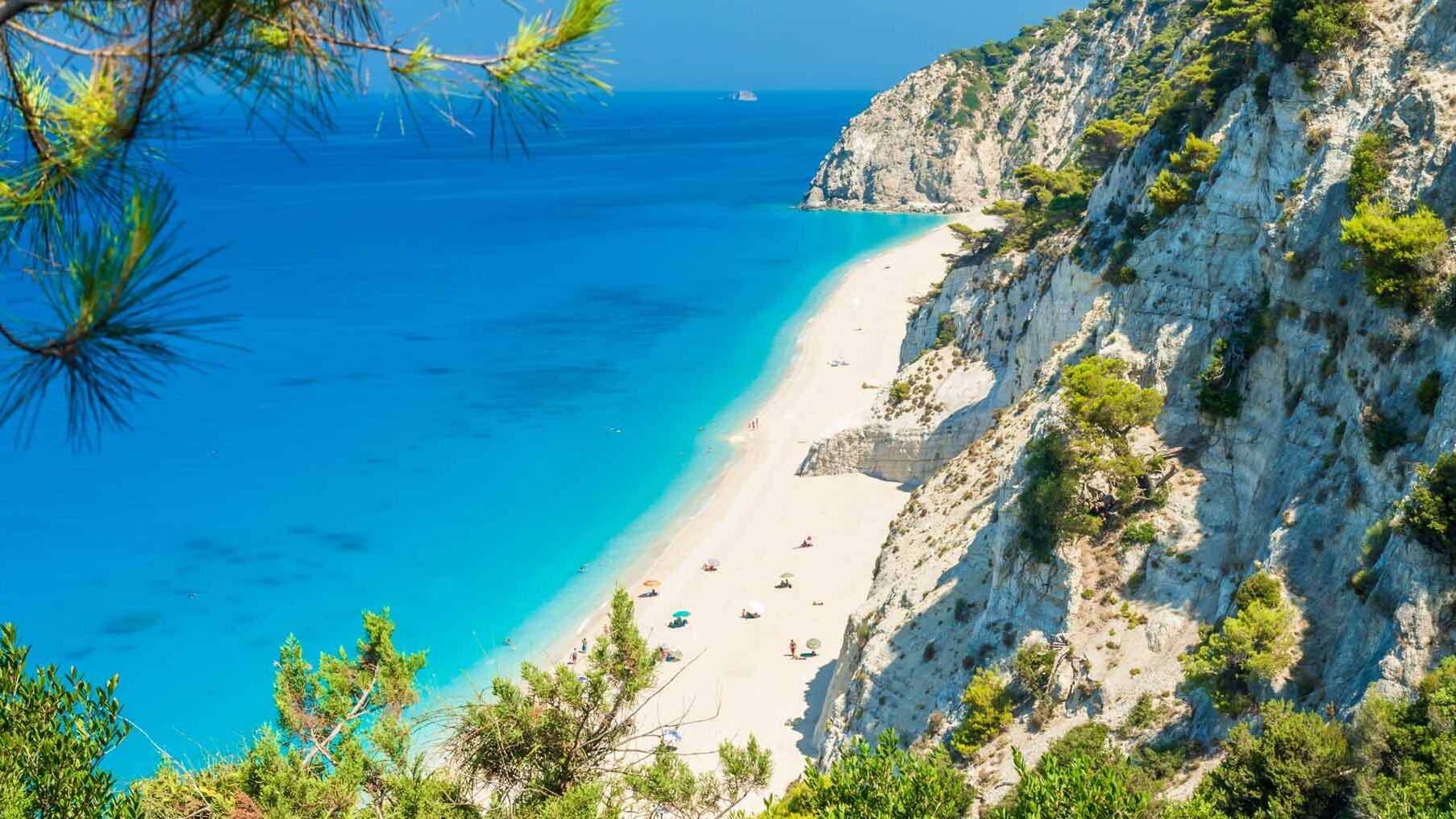 Der Strand von Egremni, ein Spaziergang ins Blaue — Egremni Beach