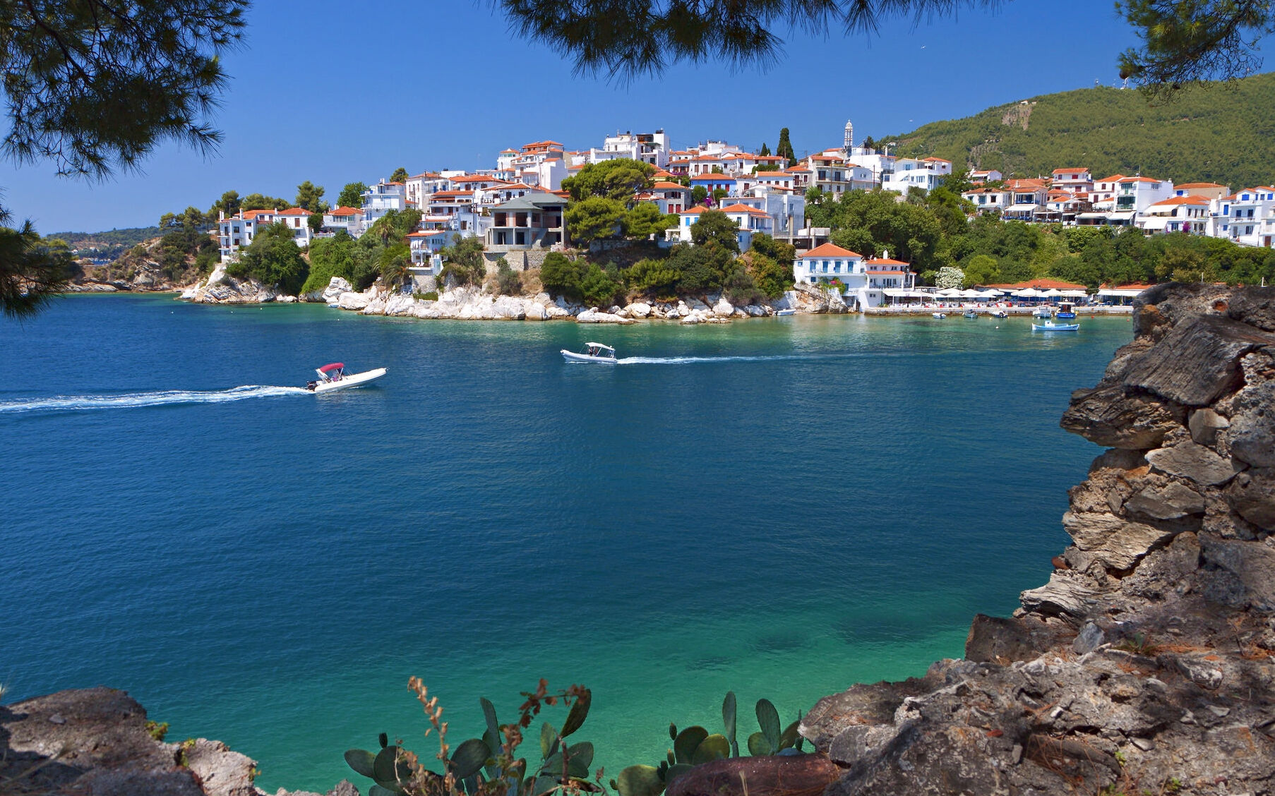 Türkisfarbenes Meer und Stille...... griechische Insel Skiathos — Lalaria