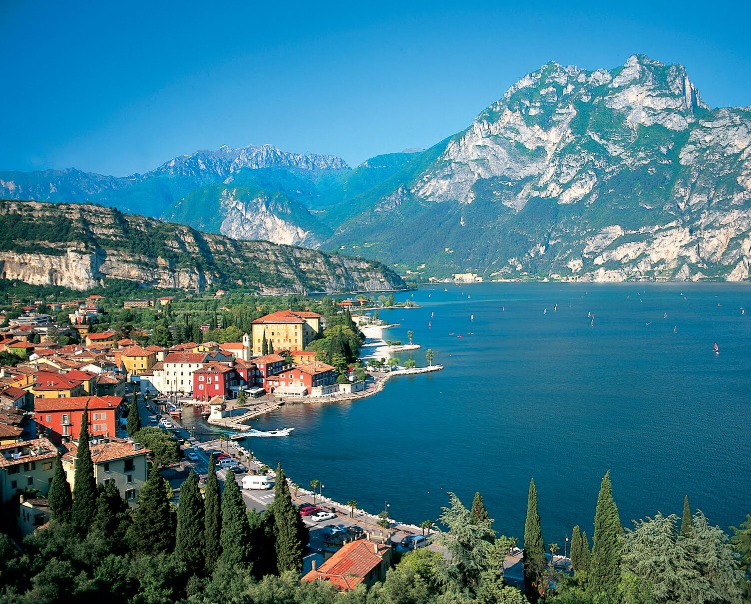 Garda | The largest lake in Italy - Lago di Garda | Secret World Trip Planner