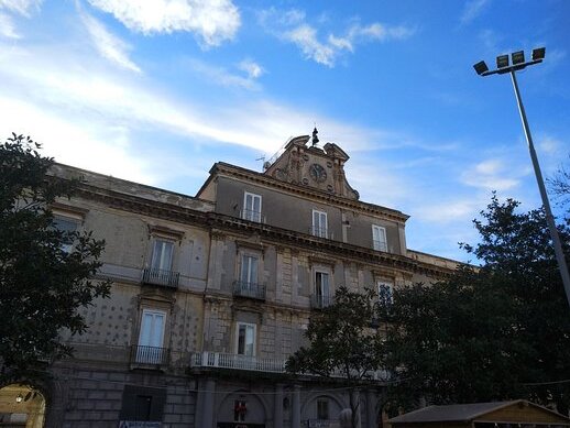 Aversa / Pala, ,o Pelliccia, derefter Candia - Aversa | Secret World Trip Planner