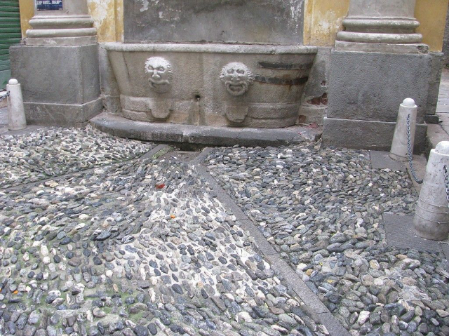 Storia della Colonna Infame - Genova | Secret World Trip Planner