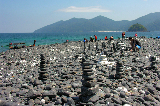 Ko Hin-Ngam , die Insel der schwarzen Kieselsteine — Ko Tarutao