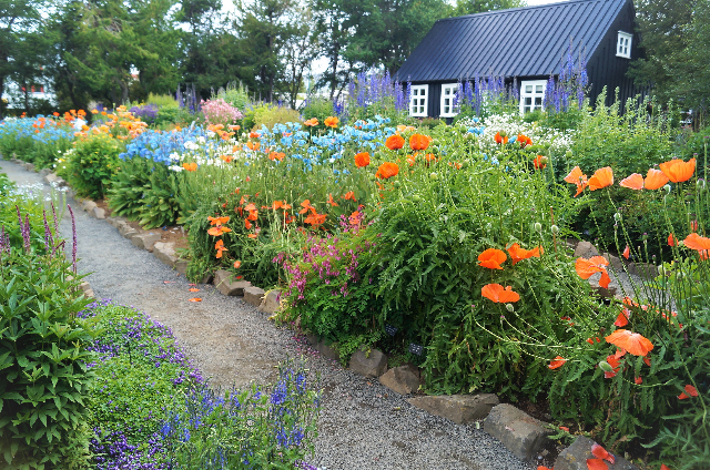 Botanischer Garten Lystigarðurinn — Akureyri