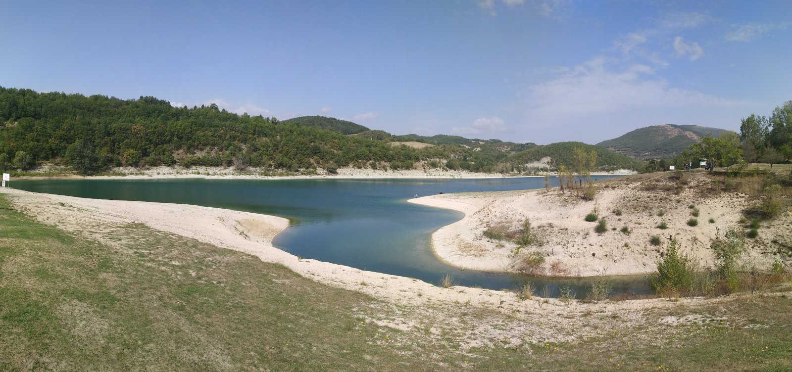 Marche | Il lago di Fiastra - Lago di Fiastra | Secret World Trip Planner