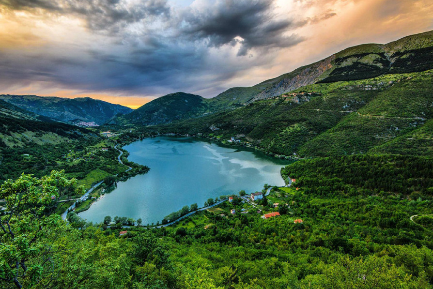 Lake Scanno and the wild Sagittarius valley - Lago di Scanno | Secret World Trip Planner