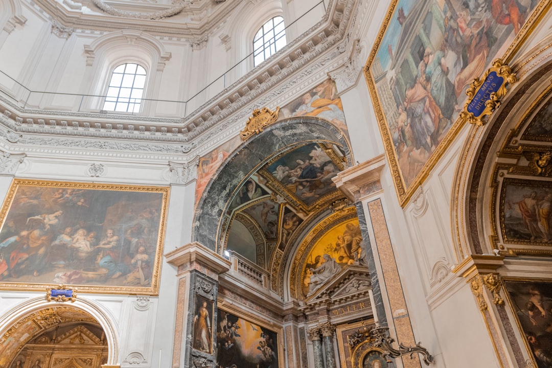 Monumental komplek saka Santa Maria della Pace - Napoli | Secret World Trip Planner