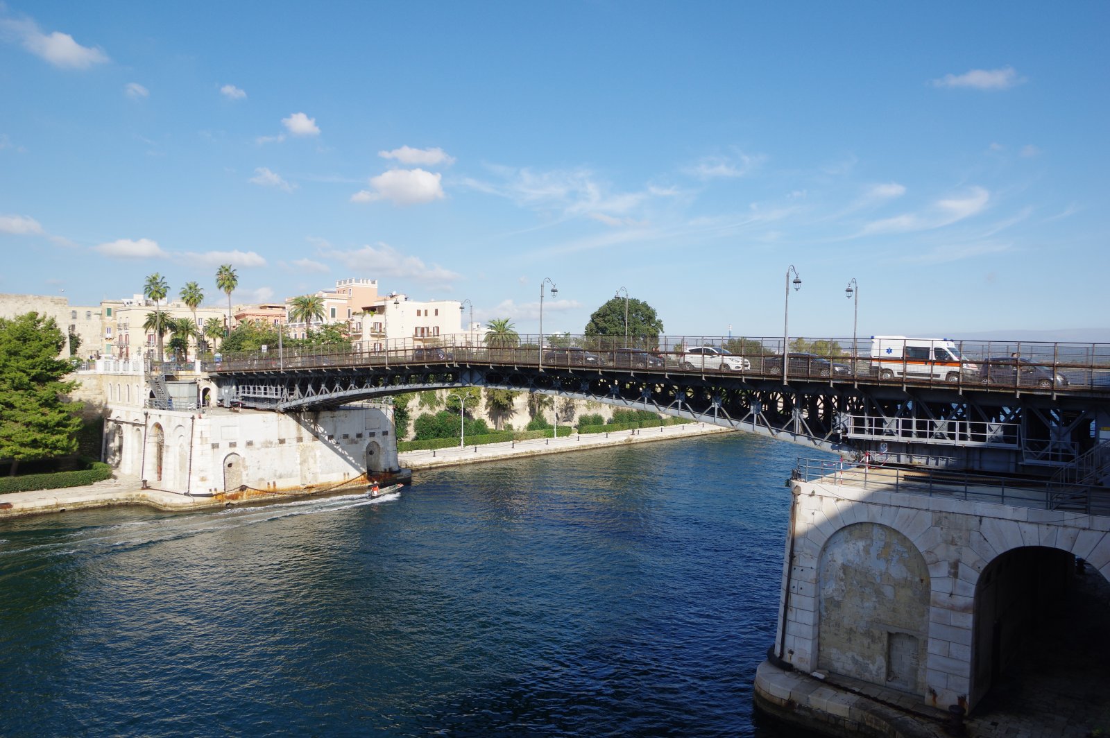 Таранто ва поворотный bridge - Taranto | Secret World Trip Planner