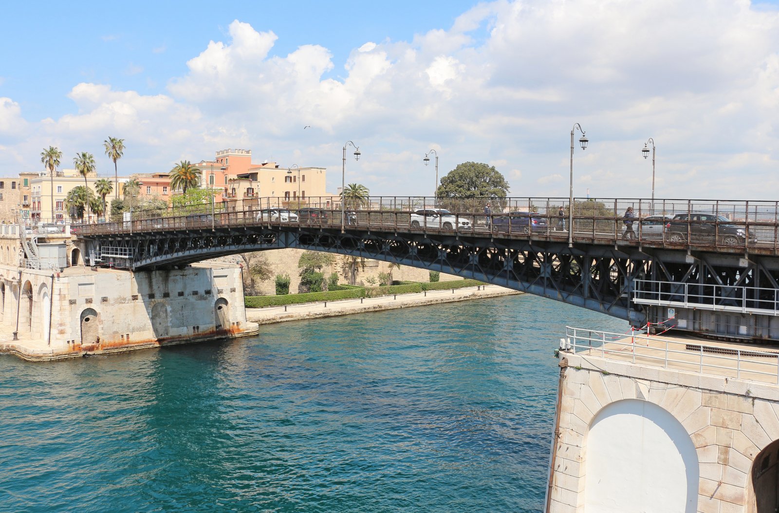Таранто ва поворотный bridge - Taranto | Secret World Trip Planner