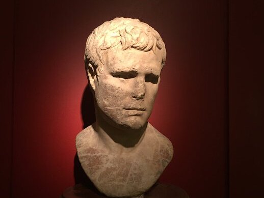 Archäologisches Museum Vito Capialbi und die Büste des Agrippa - Vibo Valentia | Secret World Trip Planner