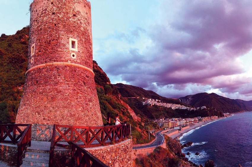 La Calabre et le spectacle de la Costa Viola - Bagnara Calabra | Secret World Trip Planner