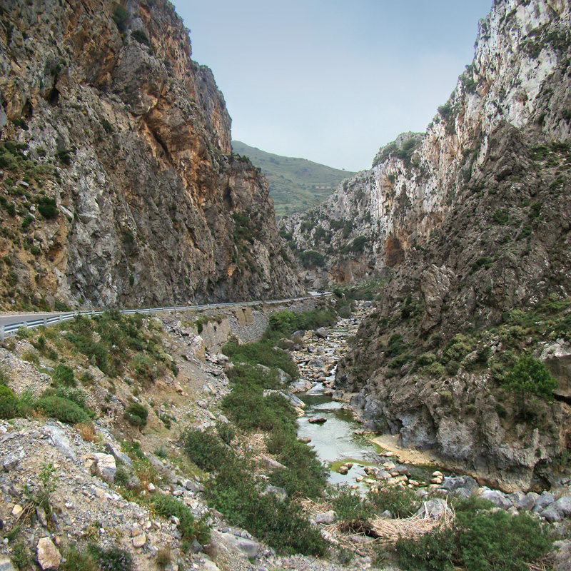 Die imposante Kourtaliotiko-Schlucht - ΤΚ | Secret World Trip Planner