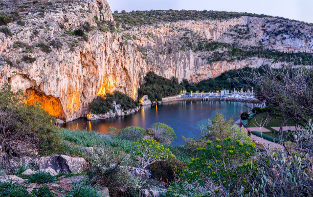 Lago di Vouliagmeni — Lake Vouliagmeni