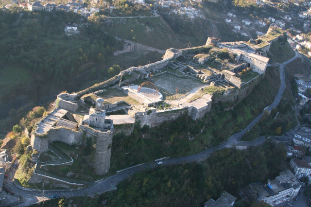 La pittoresca città di Gjirokastra - Gjirokastër County | Secret World Trip Planner