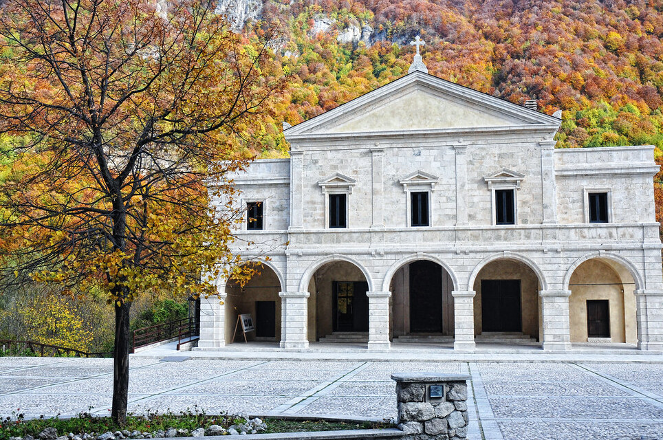 Sanctuary of Mary Most Holy of Canneto - 03040 Settefrati FR | Secret World Trip Planner