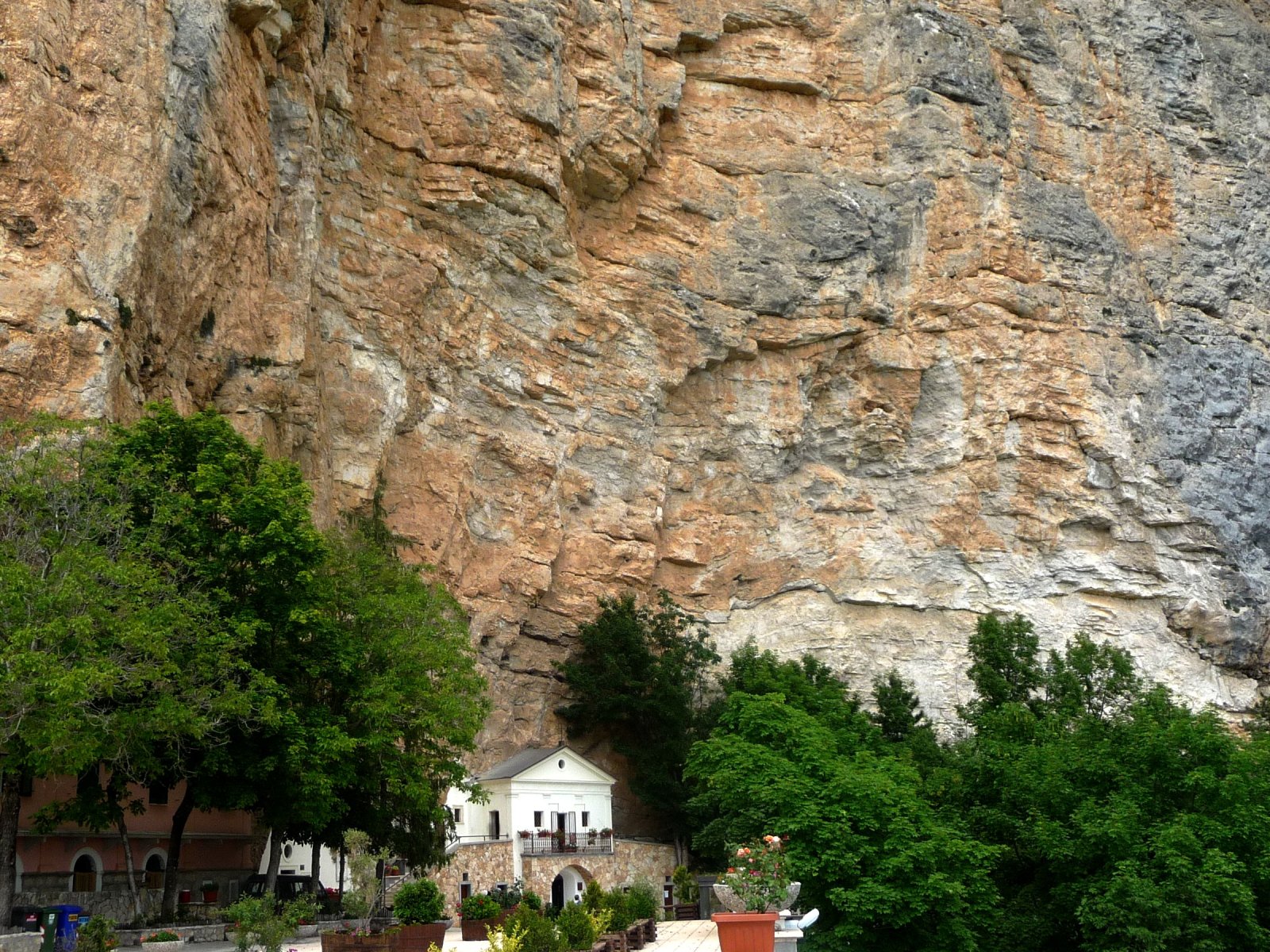 Vallepietra und das Heiligtum der Heiligen Dreifaltigkeit - Vallepietra | Secret World Trip Planner