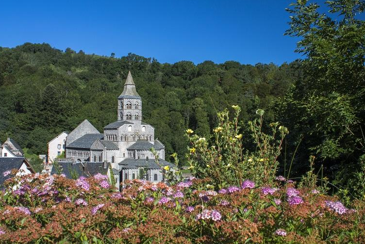Orcival | Basilique Notre-Dame — Orcival