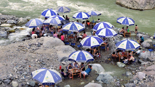 Chengdu's riverbank Mahjong — Chengdu