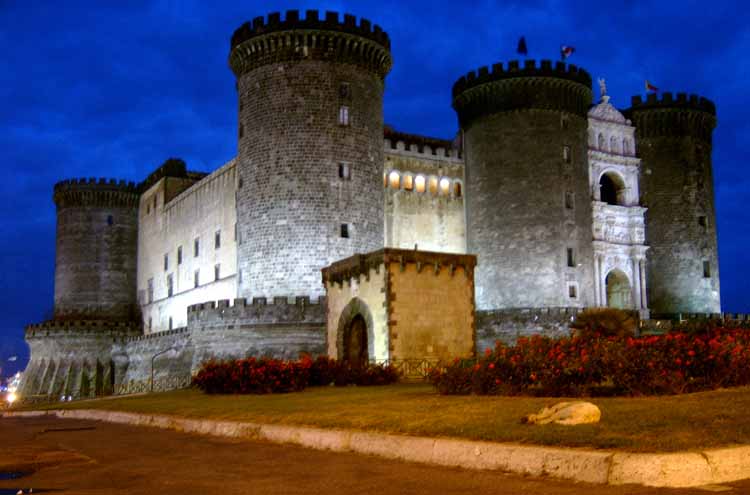 Maschio Angioino (Ngome Mpya) - Napoli | Secret World Trip Planner