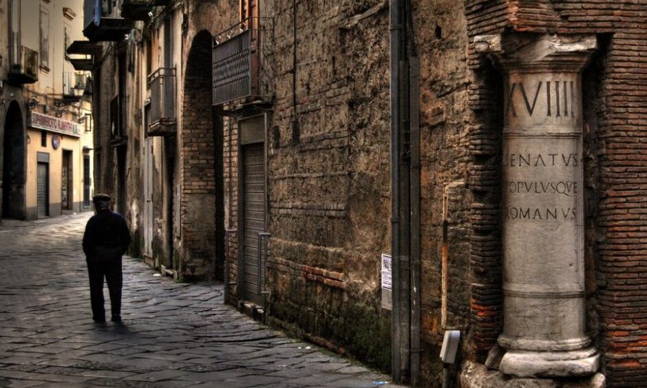 Aversa e a súa fermosa antiga centro - Aversa | Secret World Trip Planner