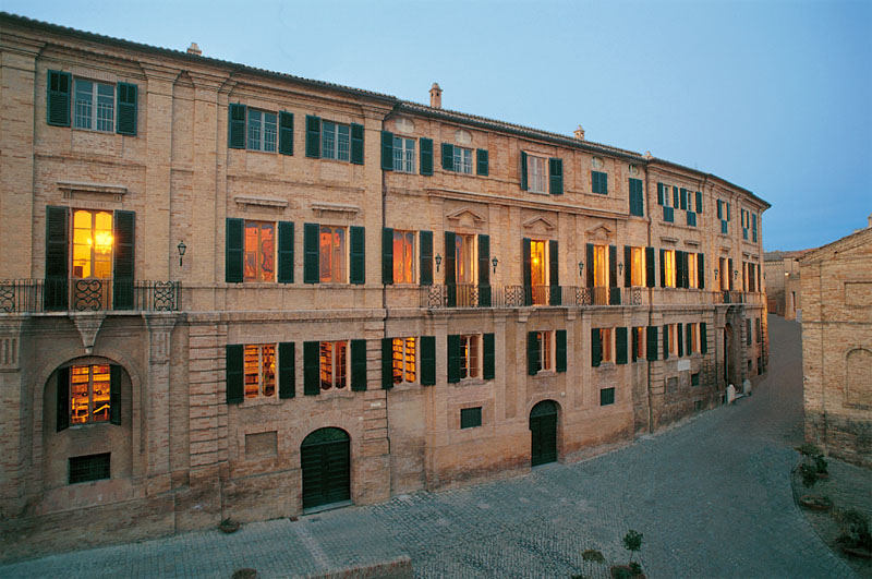 Leoparların evi - Recanati | Secret World Trip Planner