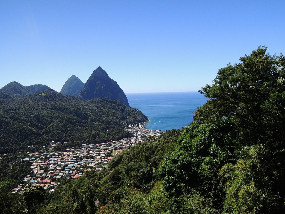 Die Pitons, die Zwillingsgipfel von St. Lucia - Piton Mitan | Secret World Trip Planner