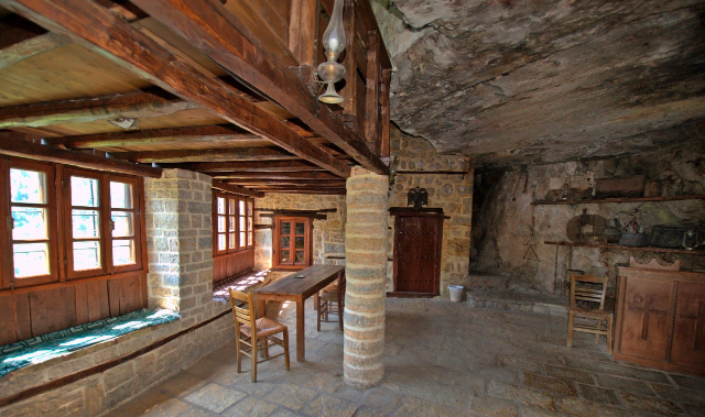 Das Heilige Kipinas-Kloster - North Tzoumerka 440 01 | Secret World Trip Planner