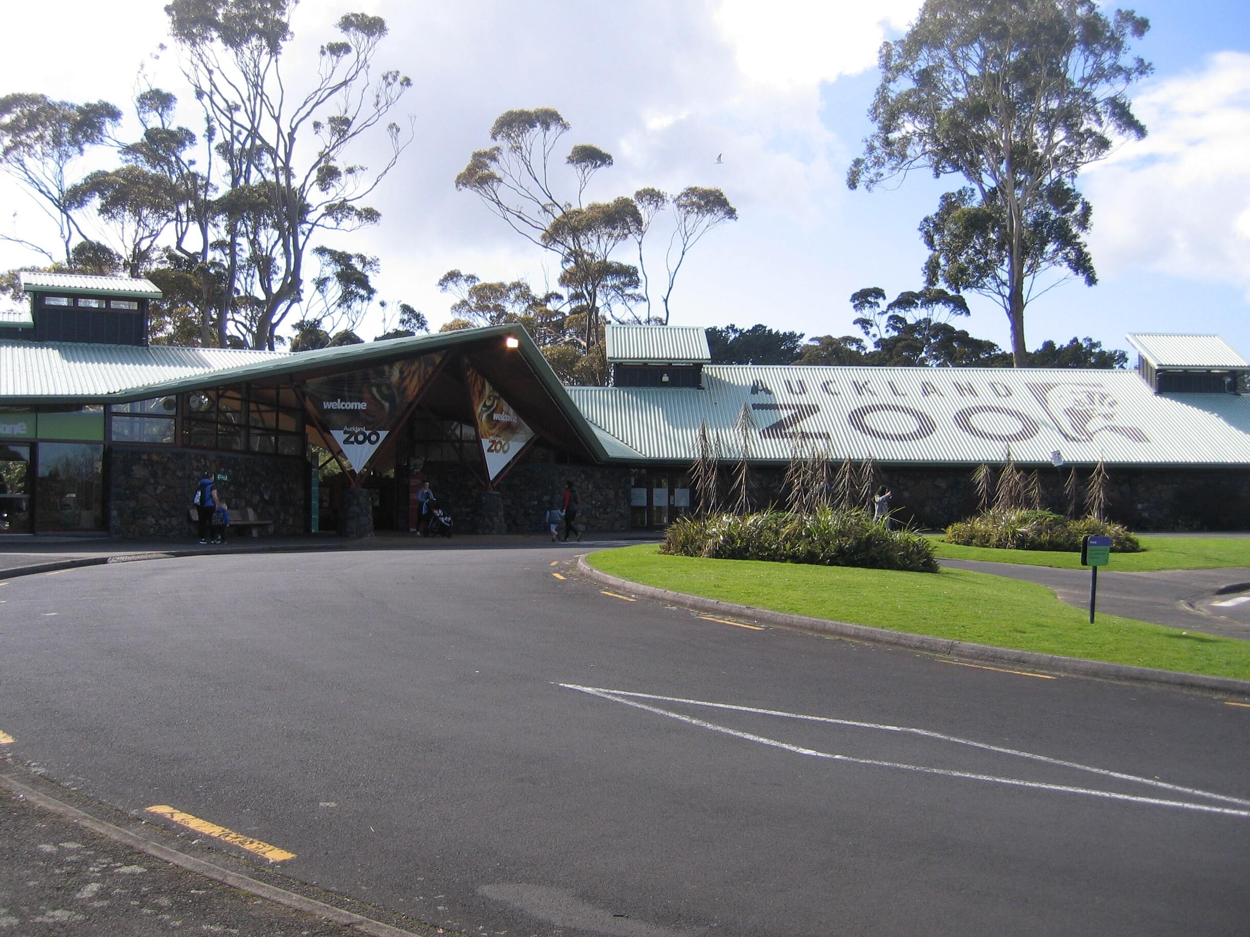 Auckland Zoo: the largest collection of native animals — Auckland