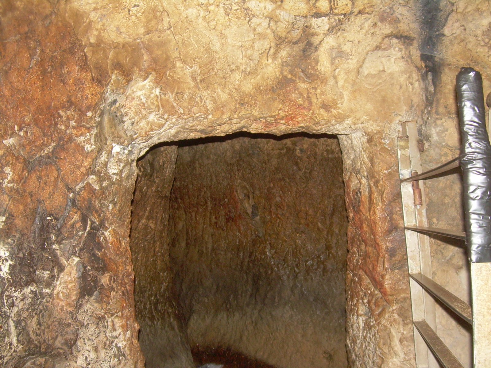 The Hezekian Tunnel - Jerusalem | Secret World Trip Planner