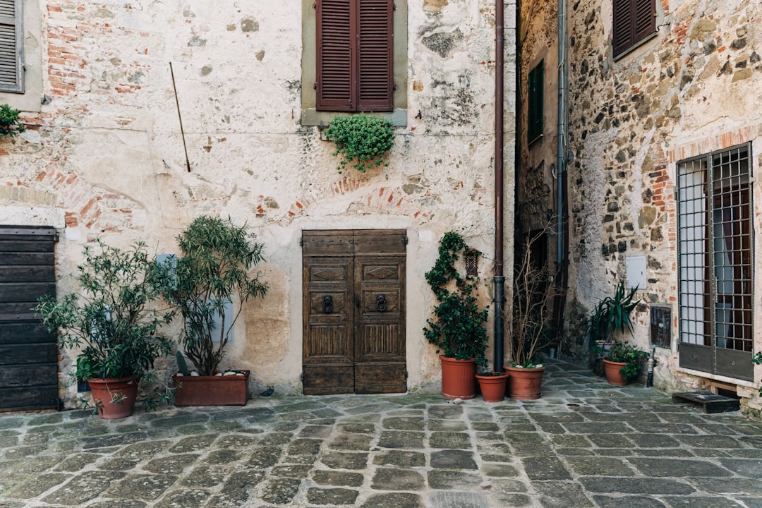Toscana: burta Alla Maremmana - Montemerano | Secret World Trip Planner