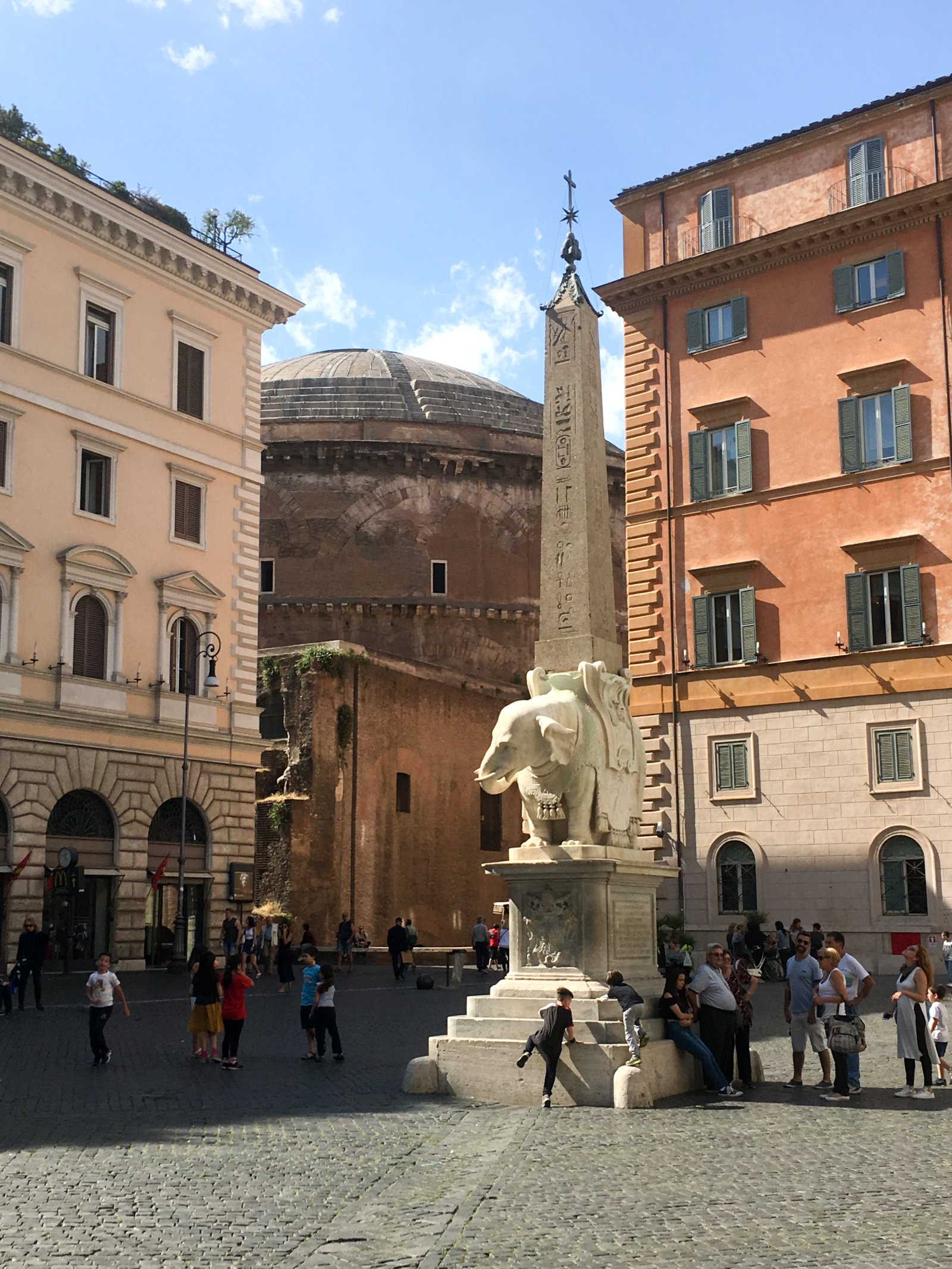 Piazza della मिनर्वा और उसे - Roma | Secret World Trip Planner
