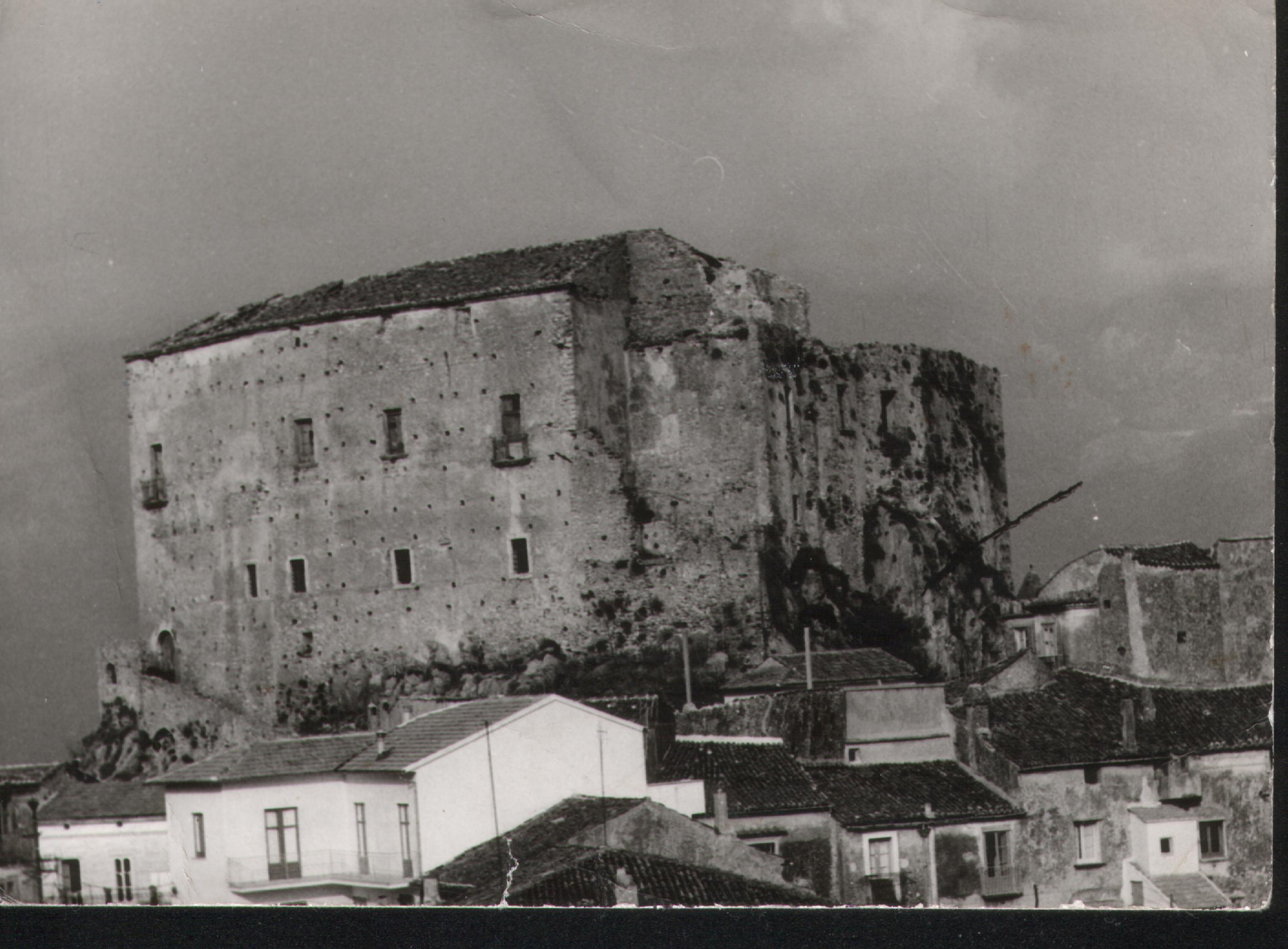 Normannische Burg von Oliveto Citra - Oliveto Citra | Secret World Trip Planner