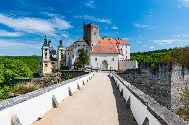 Das Schloss von Vranov nad Dyjí - Vranov nad Dyjí | Secret World Trip Planner