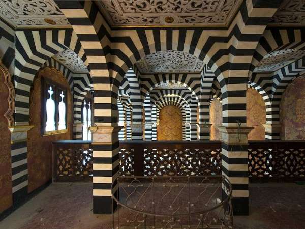 Il castello di Rocchetta Mattei - Ponte | Secret World Trip Planner