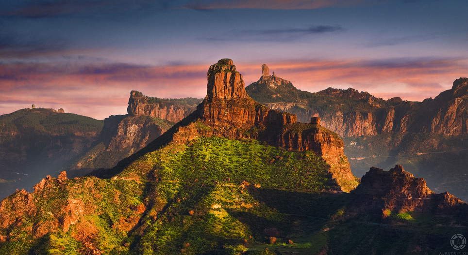 Roque Nublo,one of the largest natural rocks in the world. — 35369